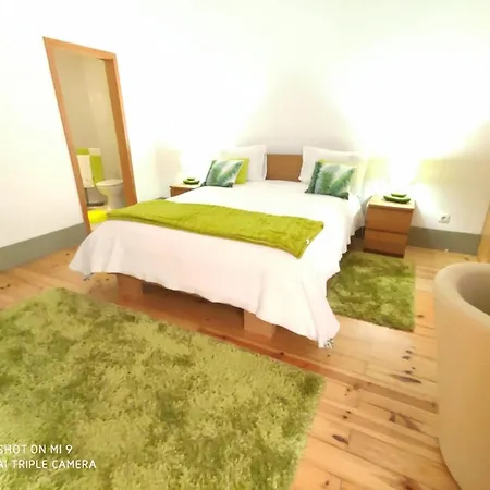 Local F&b 招待所 吉马良斯