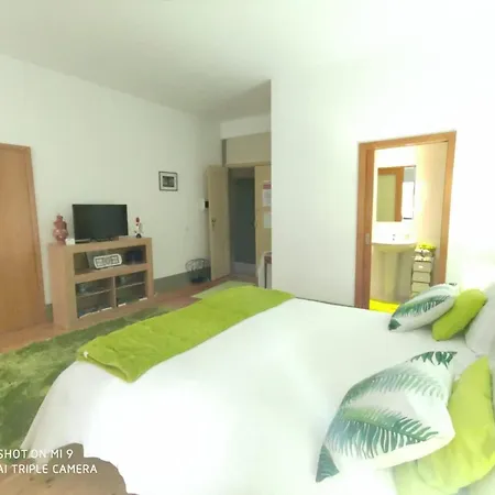 Penzion Local F&b Guimarães