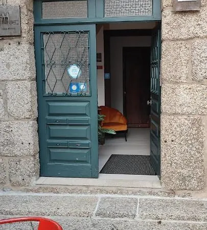 招待所 Local F&b 吉马良斯