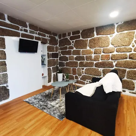 Local F&b 게스트하우스 4*