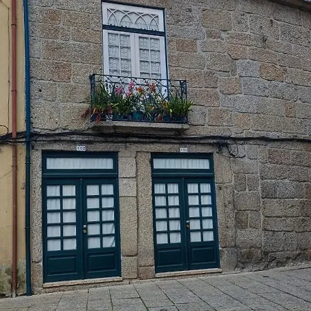 Penzion Local F&b Guimarães