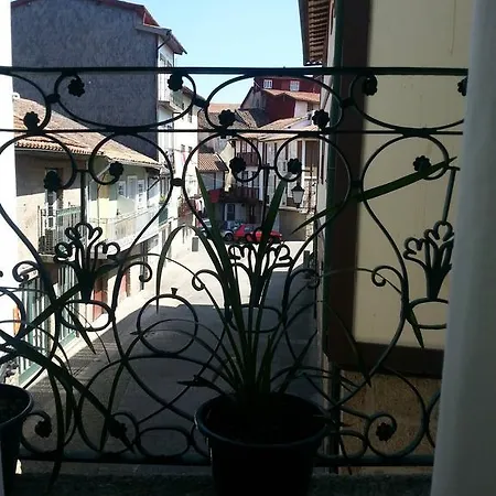 Local F&b Vendégház