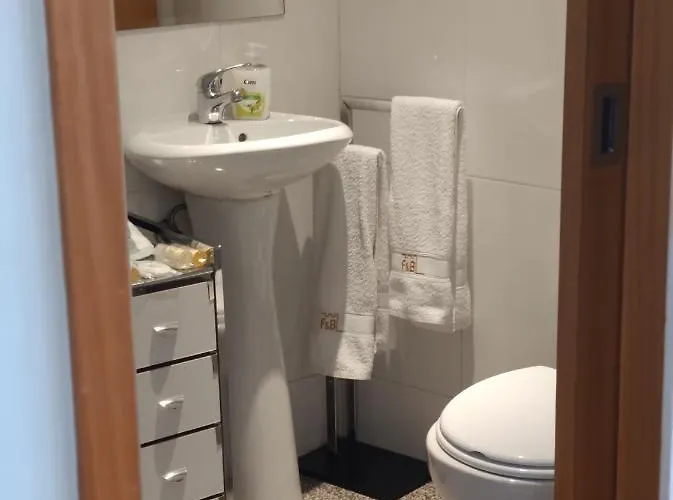 Local F&b בית הארחה 4*