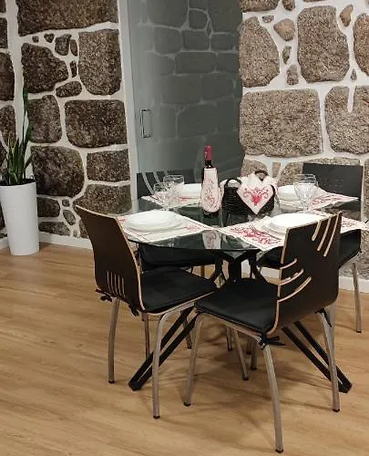 Local F&b בית הארחה