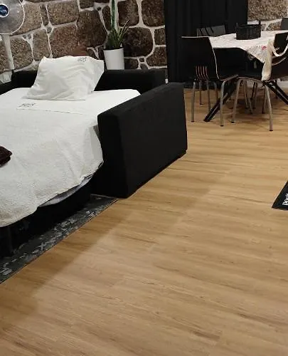 Local F&b בית הארחה